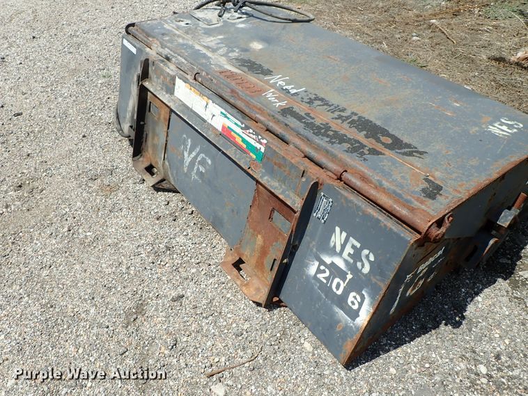 image for item FR9257 2007 Bobcat skid steer sweeper