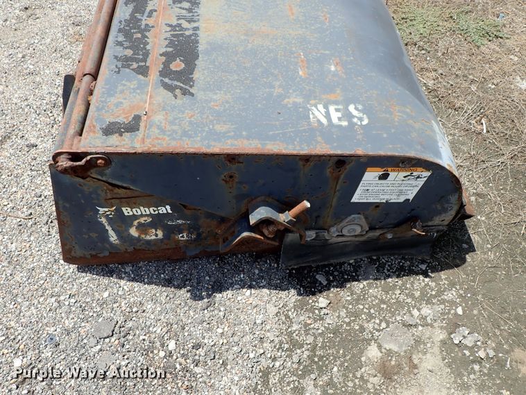 image for item FR9257 2007 Bobcat skid steer sweeper