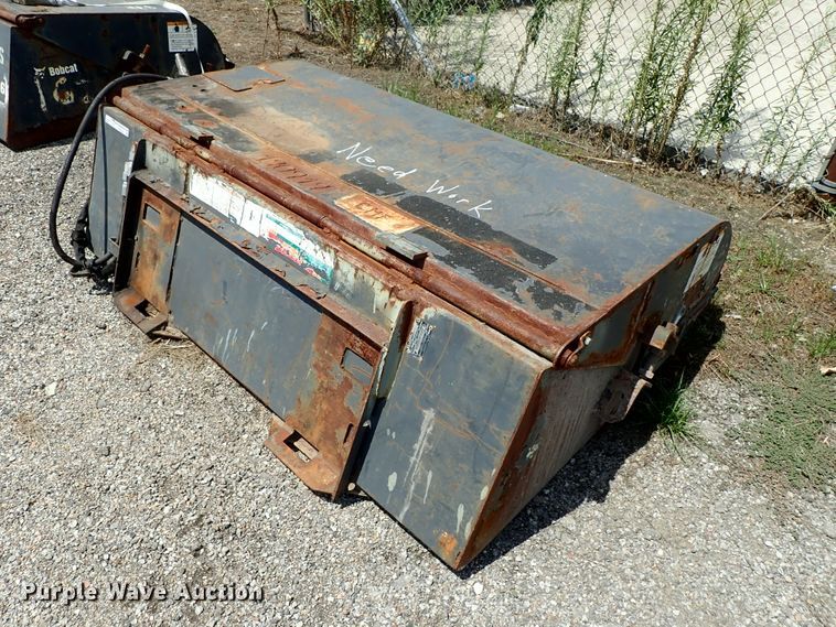image for item FR9258 2007 Bobcat skid steer sweeper