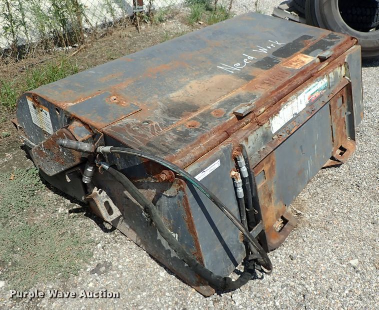 image for item FR9258 2007 Bobcat skid steer sweeper