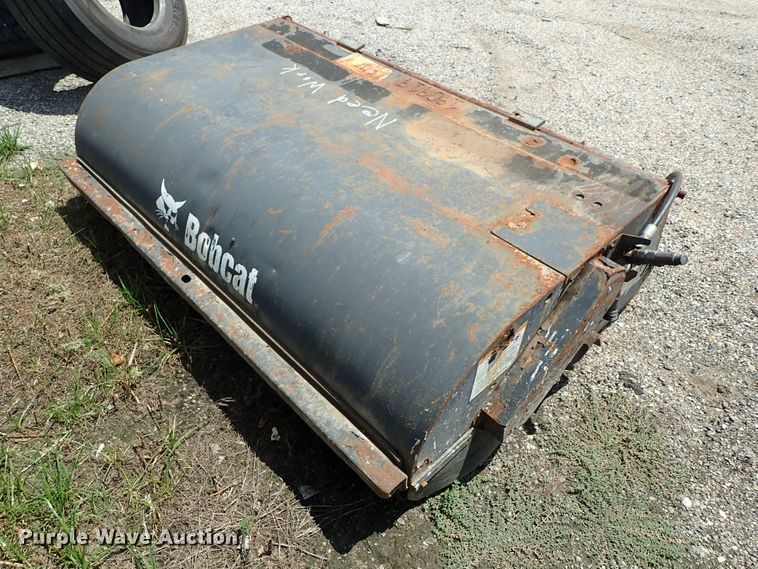 image for item FR9258 2007 Bobcat skid steer sweeper