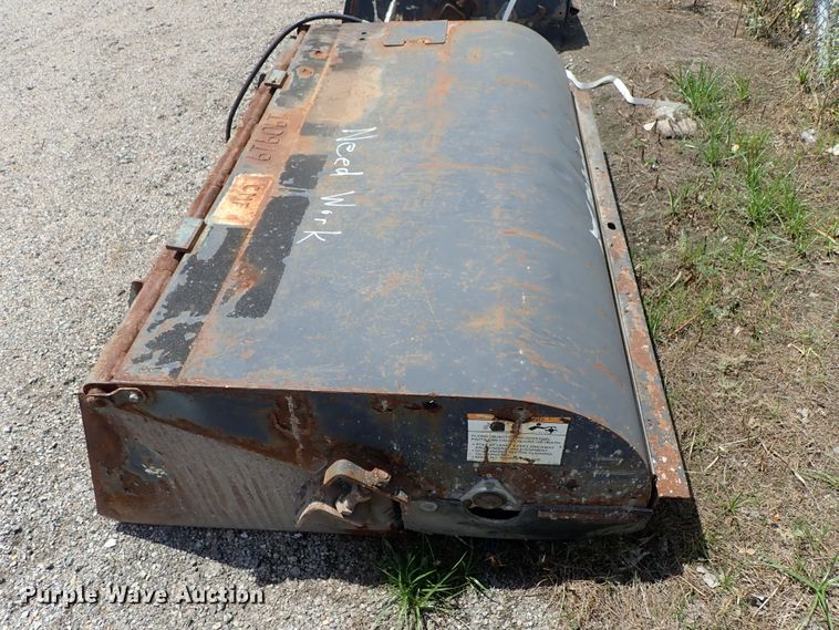 image for item FR9258 2007 Bobcat skid steer sweeper