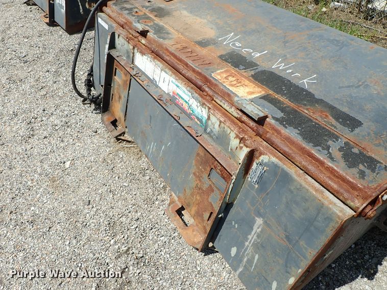 image for item FR9258 2007 Bobcat skid steer sweeper