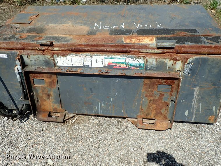 image for item FR9258 2007 Bobcat skid steer sweeper