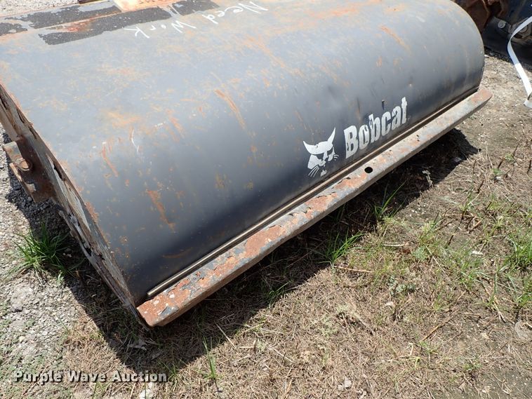 image for item FR9258 2007 Bobcat skid steer sweeper