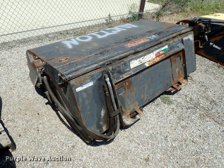 image for item FR9261 2007 Bobcat skid steer sweeper