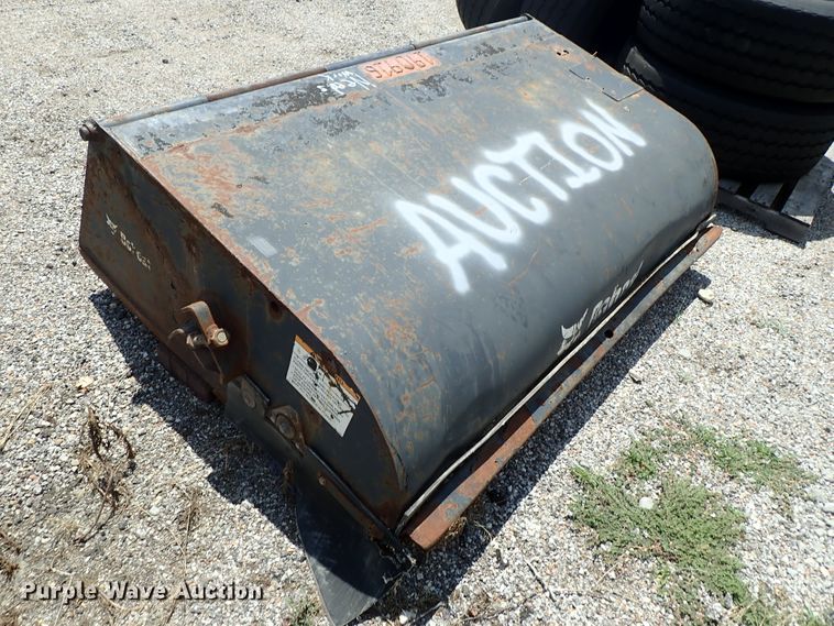 image for item FR9261 2007 Bobcat skid steer sweeper