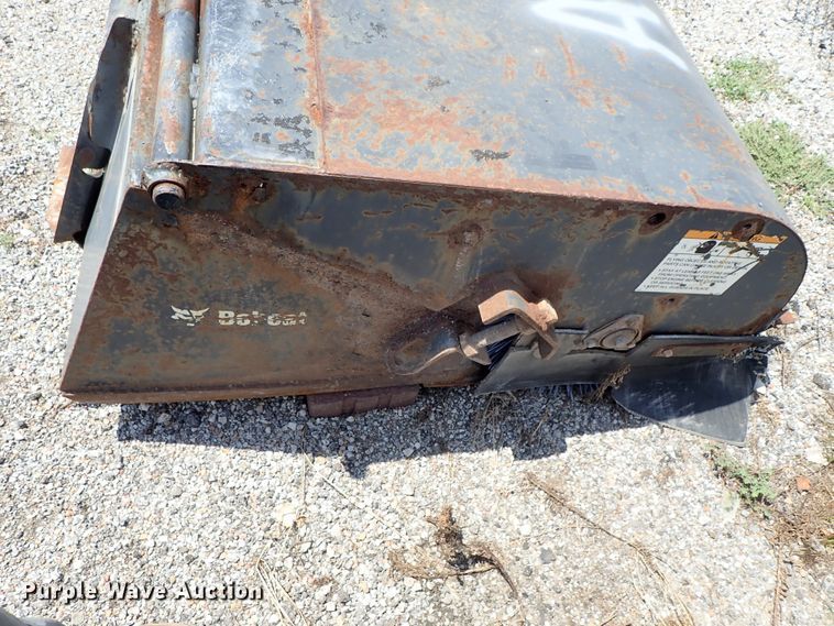 image for item FR9261 2007 Bobcat skid steer sweeper
