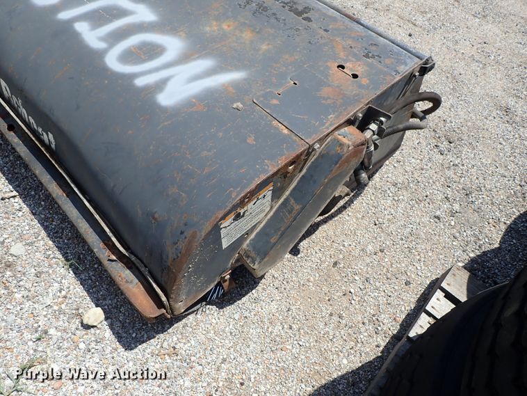 image for item FR9261 2007 Bobcat skid steer sweeper