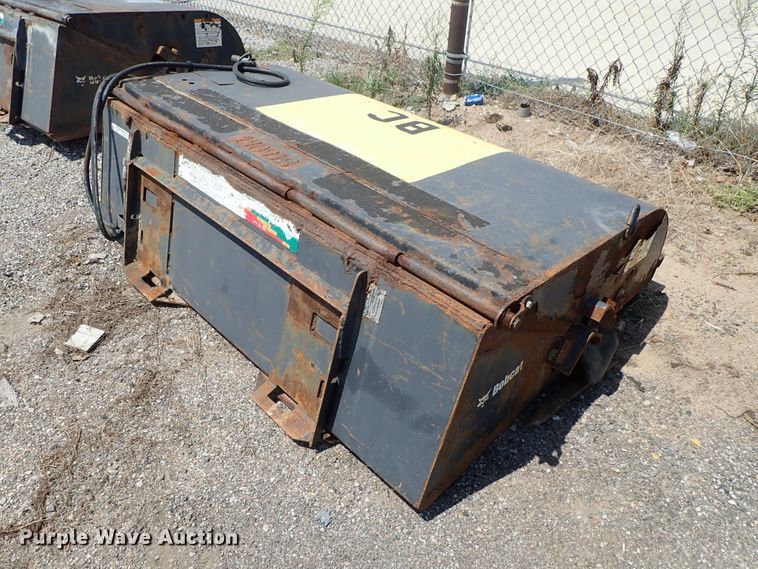 image for item FR9262 2007 Bobcat skid steer sweeper