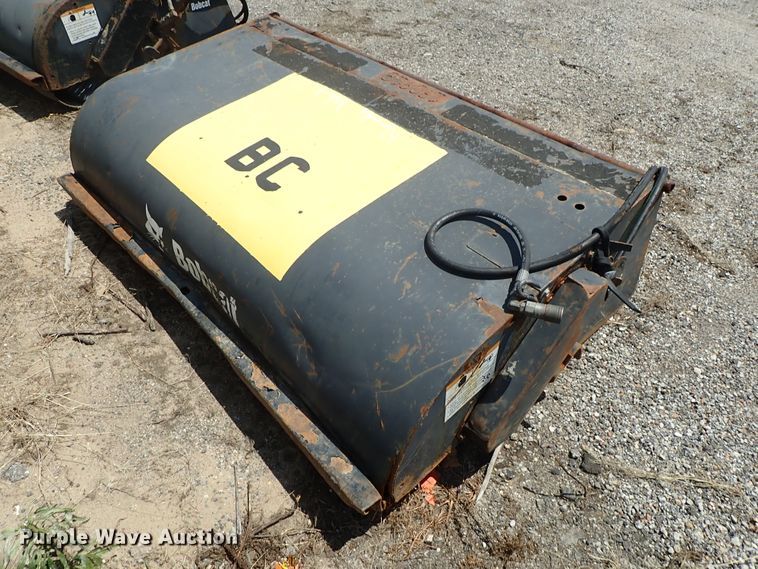 image for item FR9262 2007 Bobcat skid steer sweeper