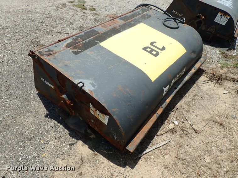image for item FR9262 2007 Bobcat skid steer sweeper