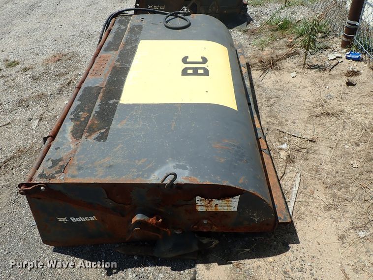 image for item FR9262 2007 Bobcat skid steer sweeper