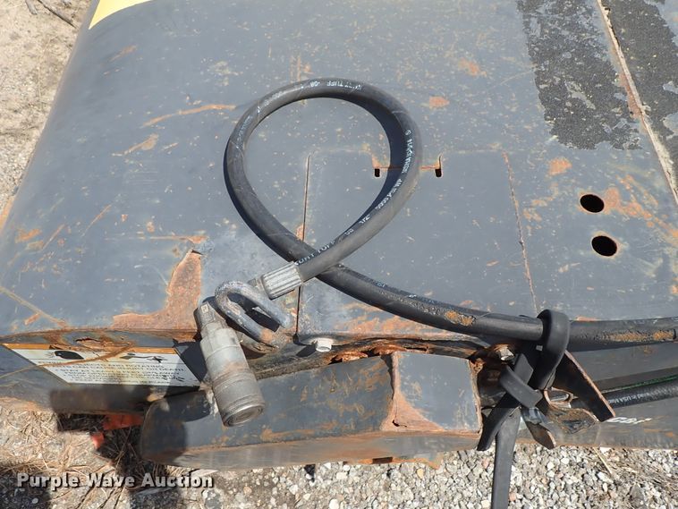 image for item FR9262 2007 Bobcat skid steer sweeper