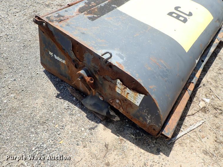 image for item FR9262 2007 Bobcat skid steer sweeper