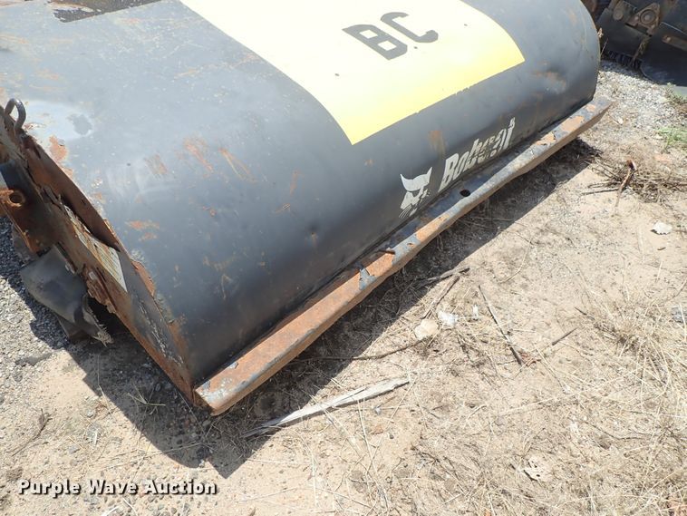 image for item FR9262 2007 Bobcat skid steer sweeper