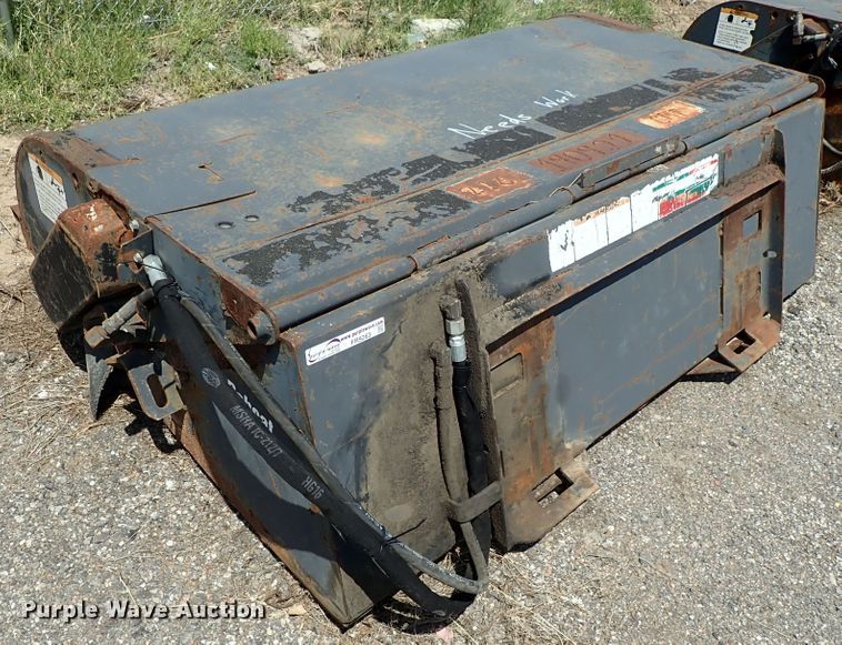 image for item FR9263 2007 Bobcat skid steer sweeper