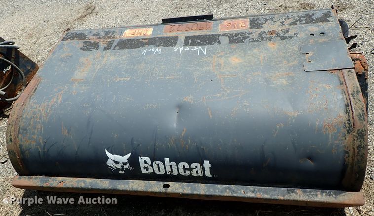 image for item FR9263 2007 Bobcat skid steer sweeper