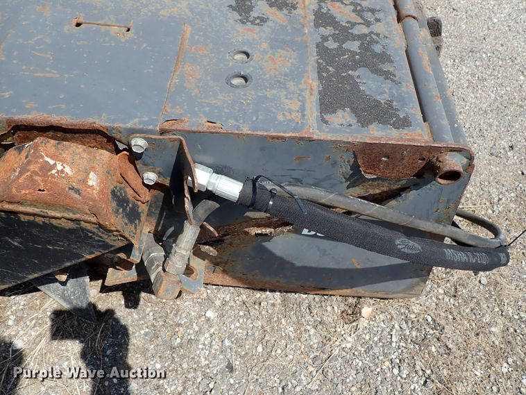 image for item FR9263 2007 Bobcat skid steer sweeper