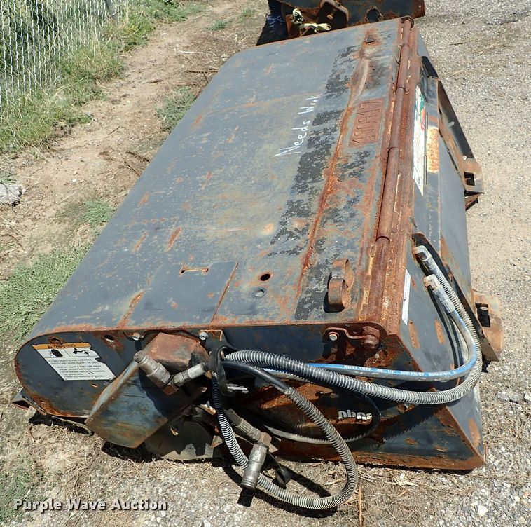 image for item FR9264 2007 Bobcat skid steer sweeper