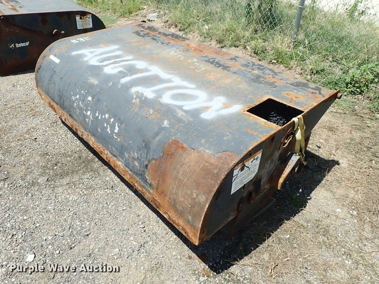 image for item FR9265 2007 Bobcat skid steer sweeper