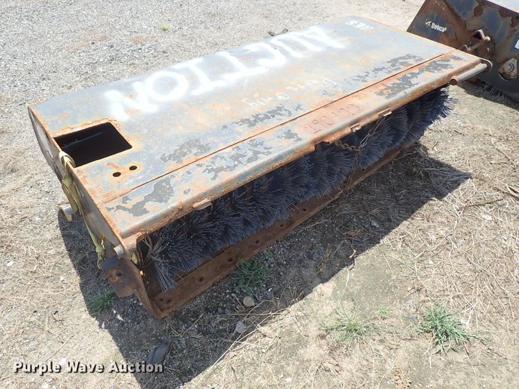 image for item FR9265 2007 Bobcat skid steer sweeper