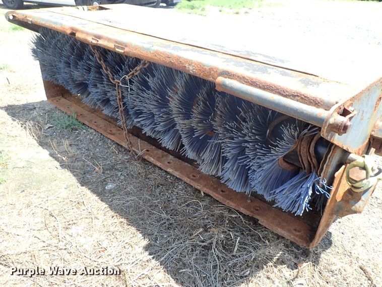 image for item FR9265 2007 Bobcat skid steer sweeper