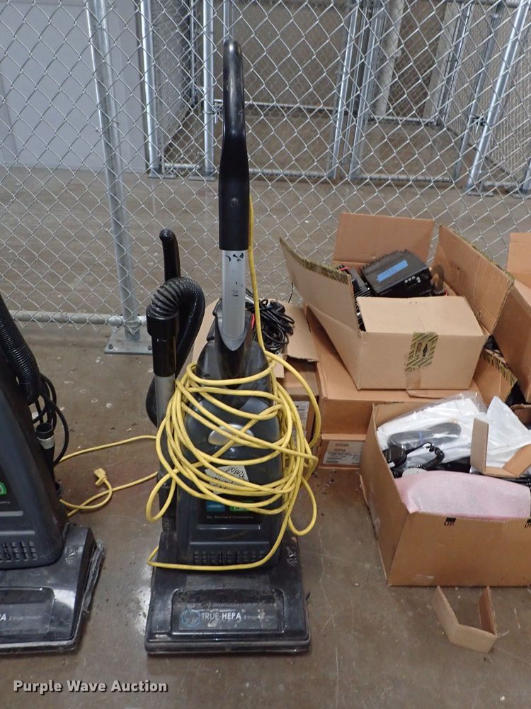 (3) vacuums in Wichita, KS Item FR9293 sold Purple Wave