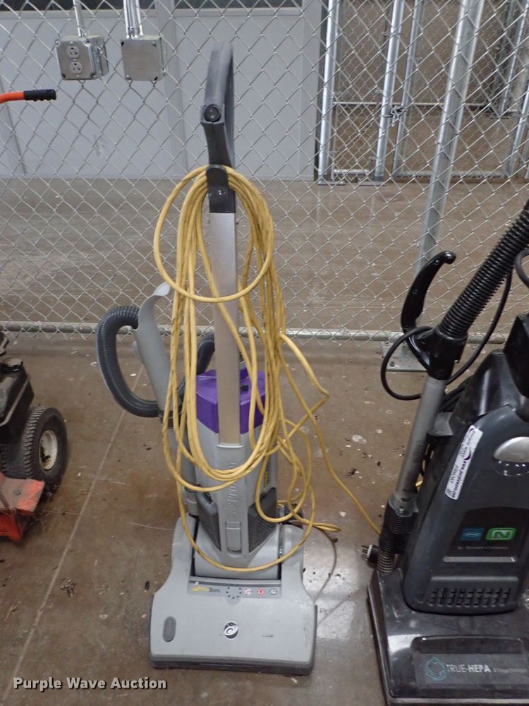 (3) vacuums in Wichita, KS Item FR9293 sold Purple Wave