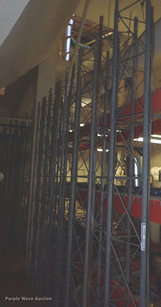 image for item FR9319 Antenna tower sections