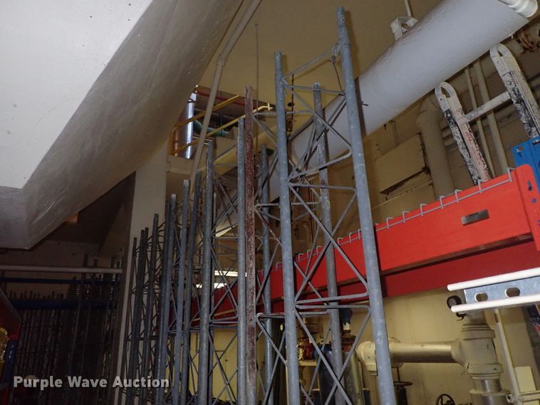 image for item FR9319 Antenna tower sections