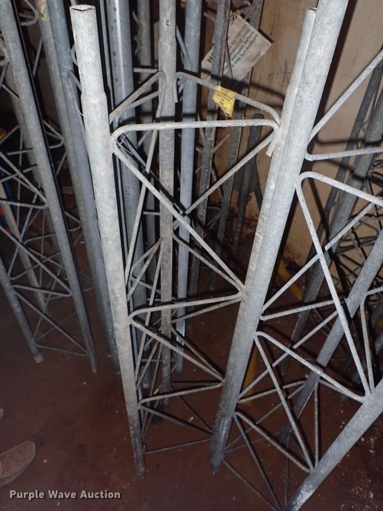 image for item FR9319 Antenna tower sections