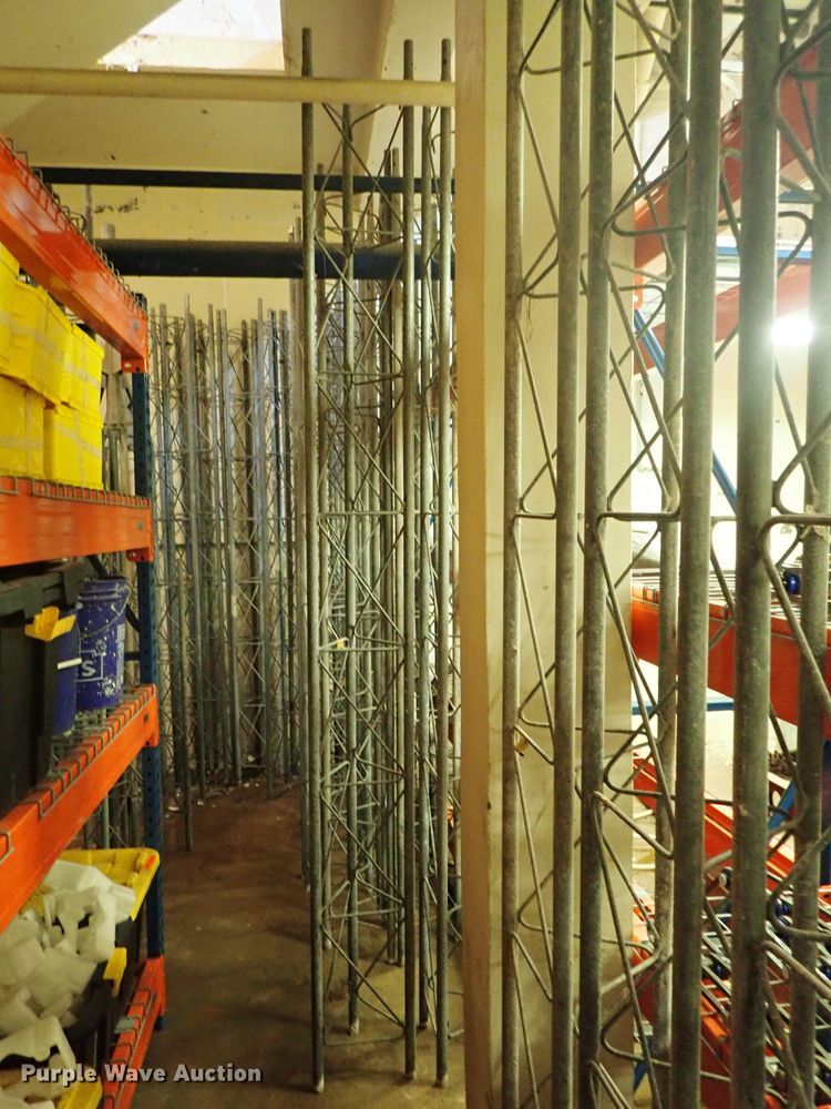 image for item FR9319 Antenna tower sections