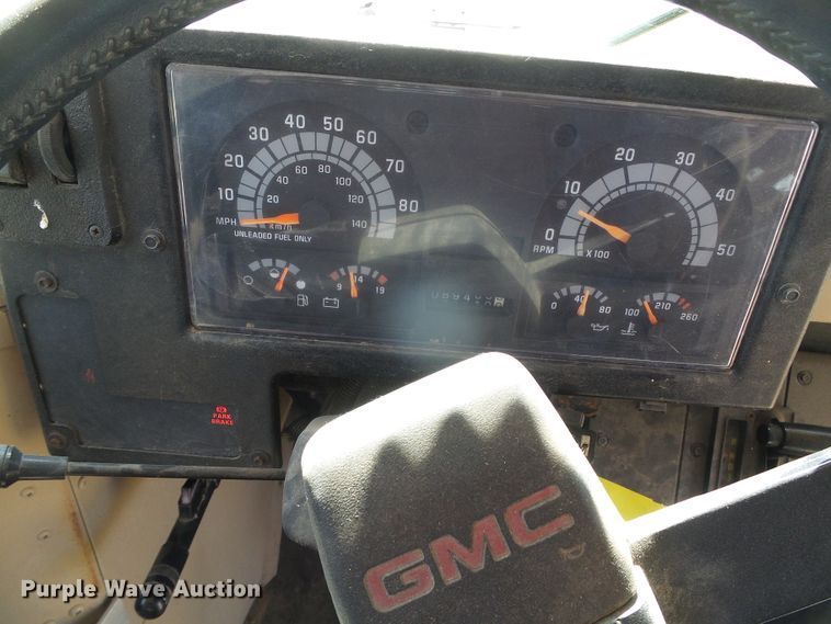 image for item DC5016 1993 GMC Blue Bird school bus