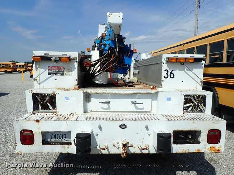 image for item DE0932 1994 GMC TopKick C6500 bucket truck