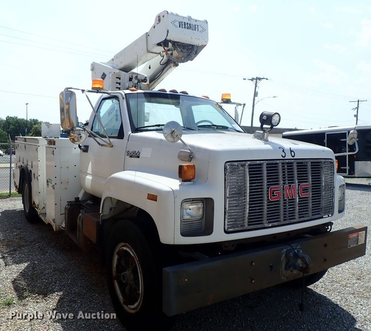 image for item DE0932 1994 GMC TopKick C6500 bucket truck