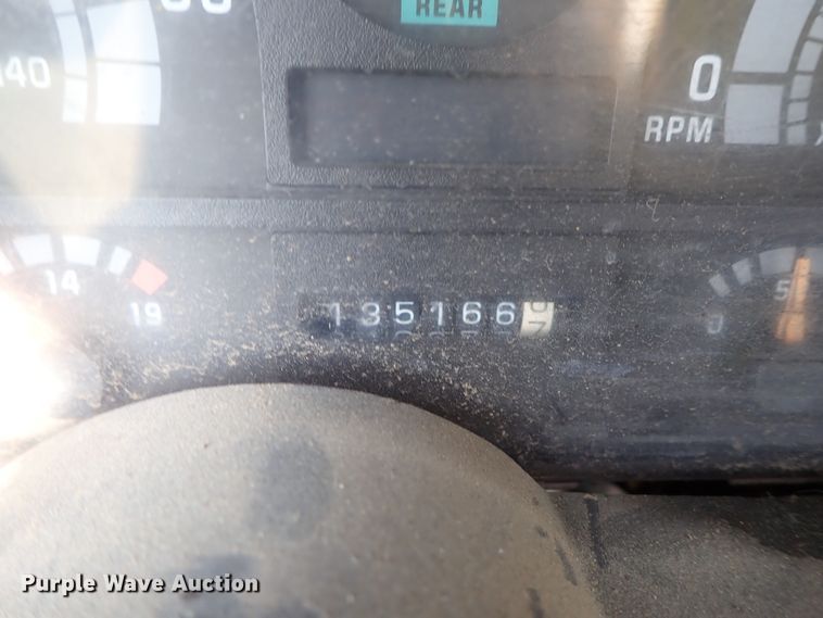 image for item DE0932 1994 GMC TopKick C6500 bucket truck