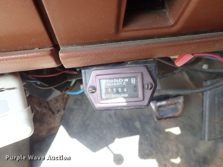 image for item DE0932 1994 GMC TopKick C6500 bucket truck