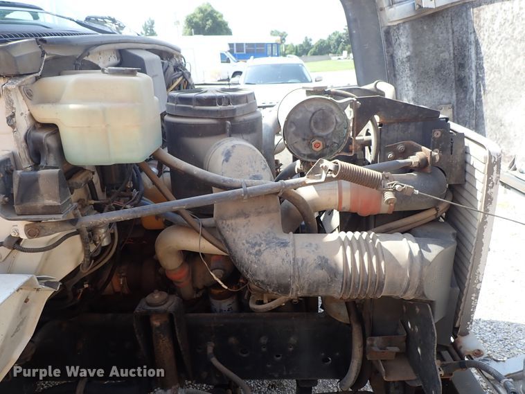 image for item DE0932 1994 GMC TopKick C6500 bucket truck