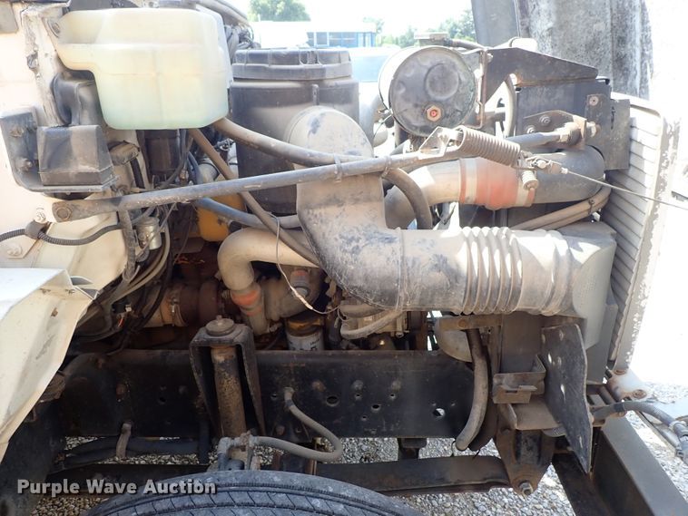 image for item DE0932 1994 GMC TopKick C6500 bucket truck