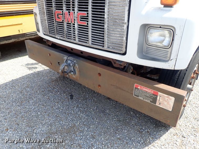 image for item DE0932 1994 GMC TopKick C6500 bucket truck