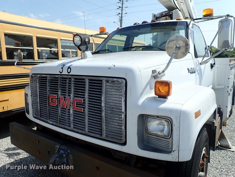image for item DE0932 1994 GMC TopKick C6500 bucket truck