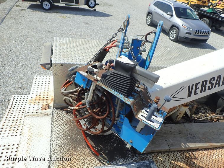 image for item DE0932 1994 GMC TopKick C6500 bucket truck