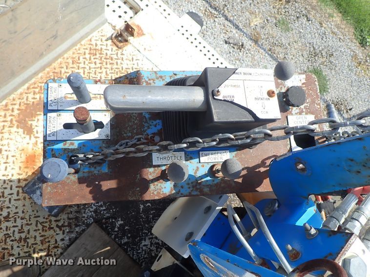 image for item DE0932 1994 GMC TopKick C6500 bucket truck