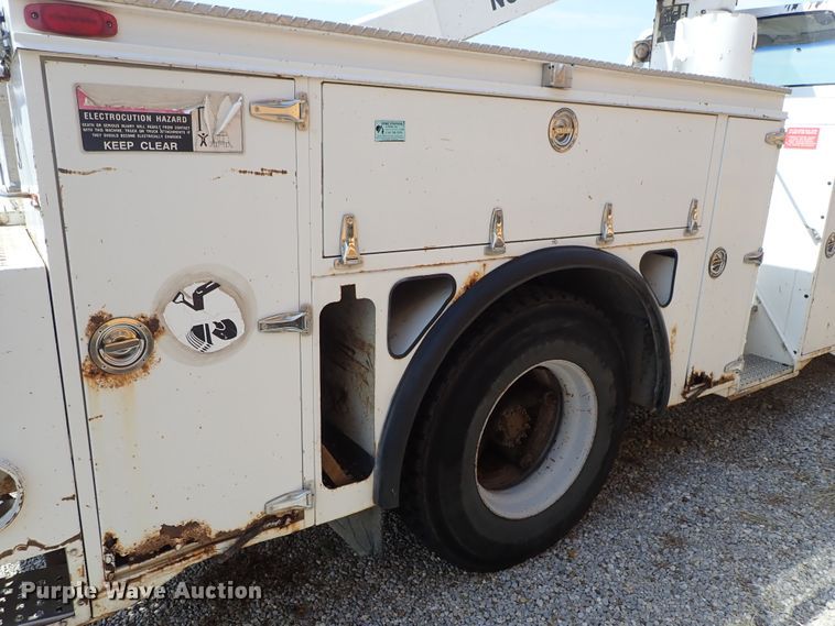 image for item DE0932 1994 GMC TopKick C6500 bucket truck