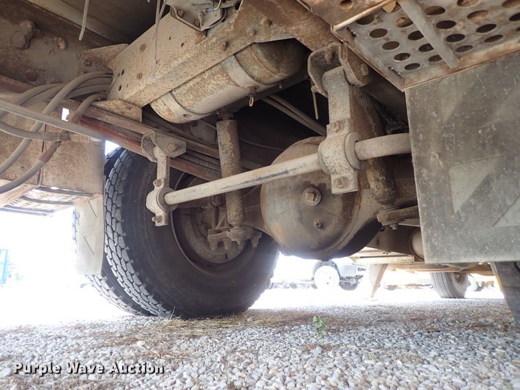 image for item DE0932 1994 GMC TopKick C6500 bucket truck