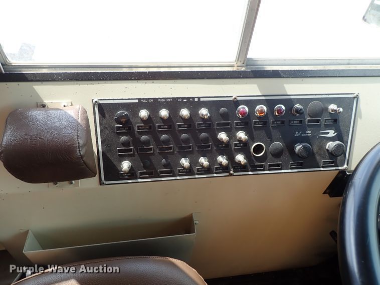 image for item DE0933 1995 Blue Bird TC2000 school bus