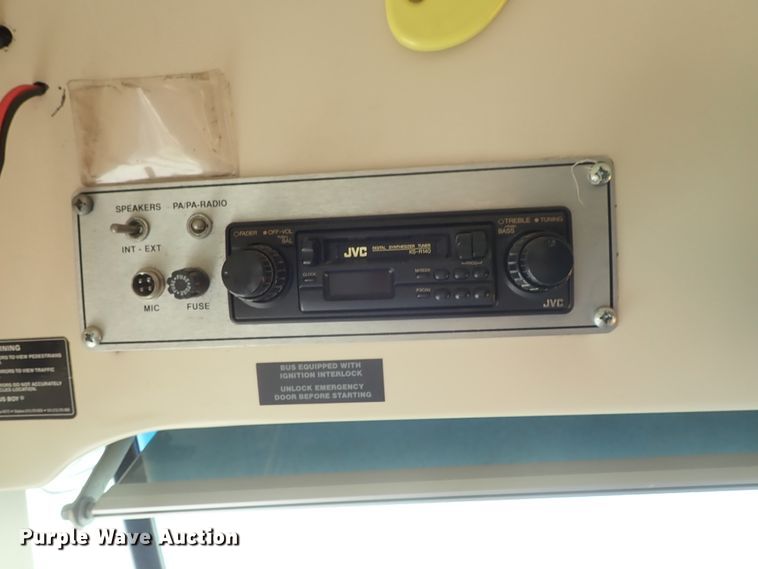 image for item DE0933 1995 Blue Bird TC2000 school bus