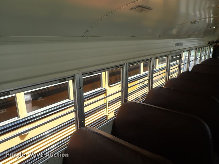 image for item DE0933 1995 Blue Bird TC2000 school bus