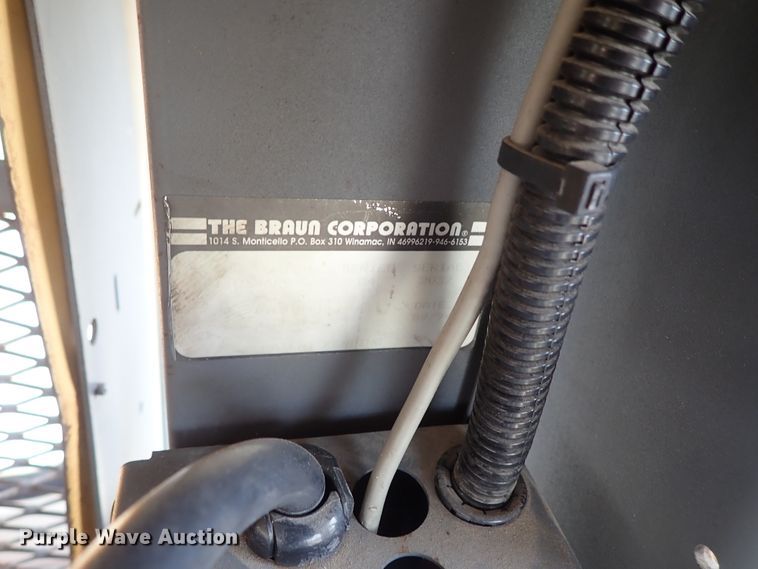 image for item DE0933 1995 Blue Bird TC2000 school bus